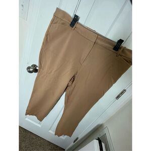 Liz Claiborne women’s tan/brown cropped pants 18W